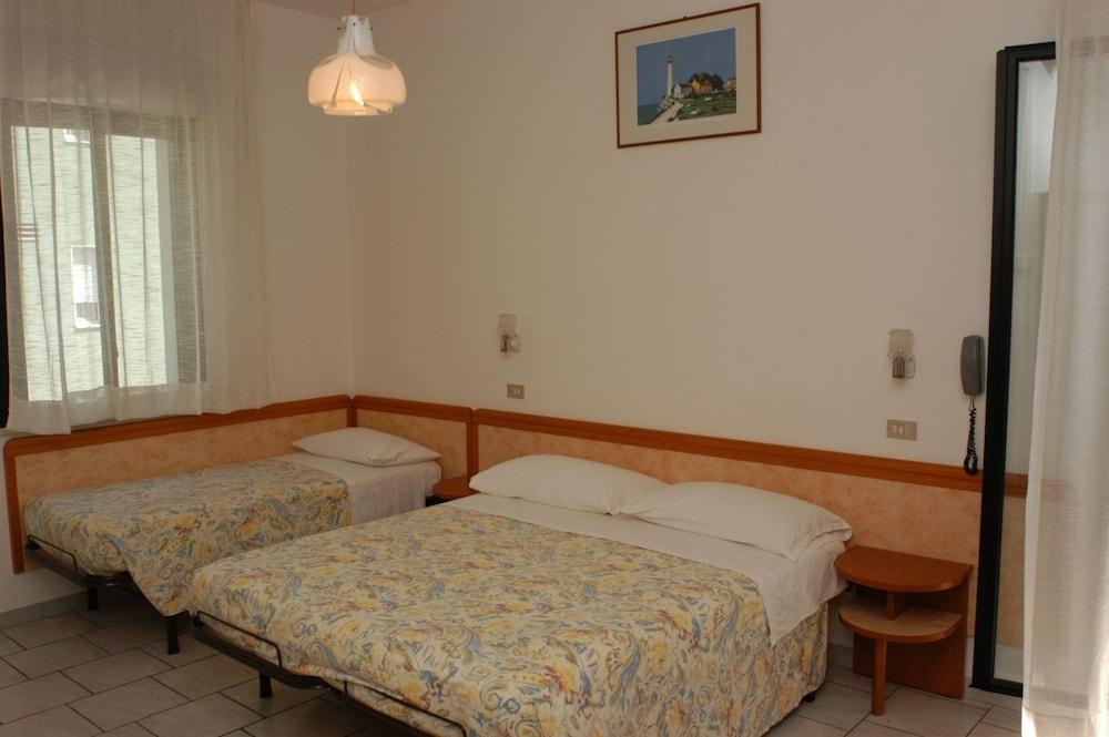 Hotel Roma Residenza Cervia Exterior foto